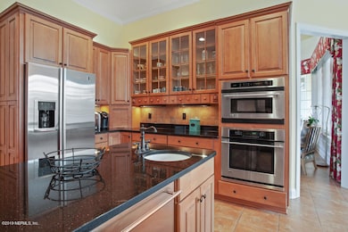 Island w/ Prep Sink