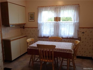 Kitchen Dining Eating area