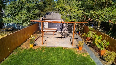 320 E Mithoff St, Columbus, OH 43206 - photo 6