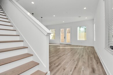 778 W Tidwell Rd unit H, Houston, TX 77091 - photo 3