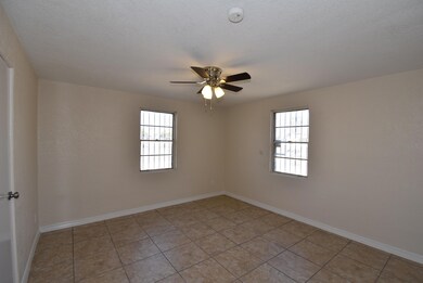 7332 N Loop Dr, El Paso, TX 79915 - photo 5
