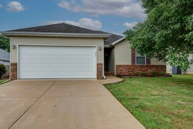 889 S Hickory Ln, Nixa, MO 65714 - photo 2