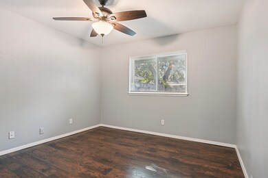 109 Harper Ct, Grand Prairie, TX 75051 - photo 6