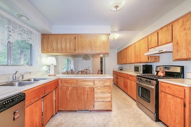 4580 Azalea Dr, Grants Pass, OR 97526 - photo 5