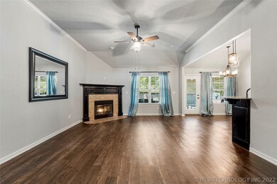 14720 S Justin Ave, Glenpool, OK 74033 - photo 4