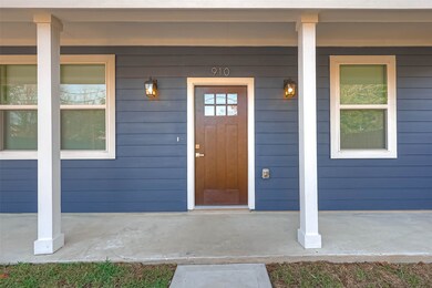 910 King St, Houston, TX 77022 - photo 3