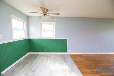 521 Lester Ave, Findlay, OH 45840 - photo 7