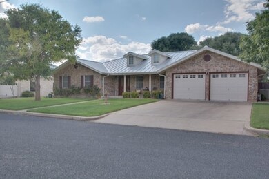 804 Avenue C, Fredericksburg, TX 78624 - photo 2