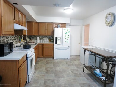 2709 S Deerfield Ave, Lansing, MI 48911 - photo 4