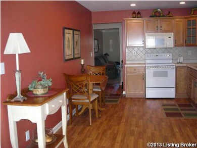 8518 Aspen Glen Way unit 8518, Louisville, KY 40228 - photo 5