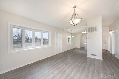 906 N Scott St, New Carlisle, OH 45344 - photo 4