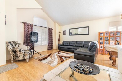 4714 E. Ave. R4 living #3