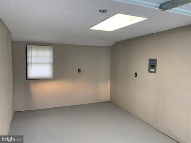 31 E 4th St unit GARAGE, Lansdale, PA 19446 - photo 2