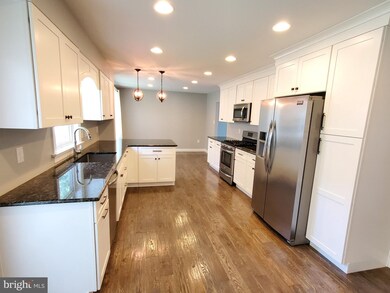 914 Tuckerton Rd, Reading, PA 19605 - photo 2