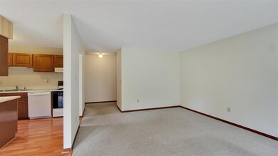 82 Twin Oaks Terrace, South Burlington, VT 05403 - photo 5