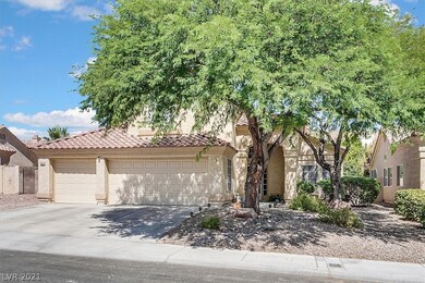 BEAUTIFUL CURB APPEAL AND 3 CAR GARAGE!