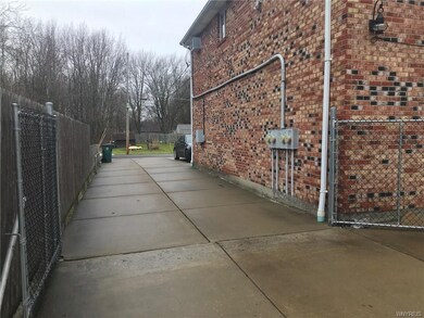 95 Community Dr, North Tonawanda, NY 14120 - photo 3