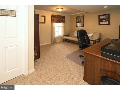 40 N Savanna Dr, Pottstown, PA 19465 - photo 4