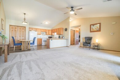 1612 Commonwealth Dr unit 8, Fort Atkinson, WI 53538 - photo 7