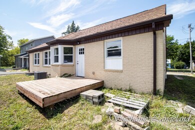 Fuller Exterior (3 of 5)