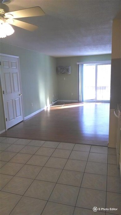 82F Constitution Dr unit F, Londonderry, NH 03053 - photo 2