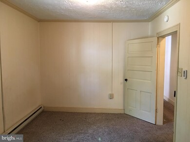 224 S 2nd St, Chambersburg, PA 17201 - photo 6