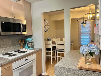 30515 W 14 Mile Rd, Farmington Hills, MI 48334 - photo 4