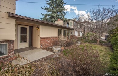 629 13th St NE, East Wenatchee, WA 98802 - photo 3