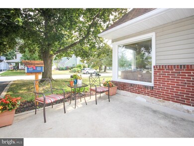 105 Dartmouth Dr, Swarthmore, PA 19081 - photo 2