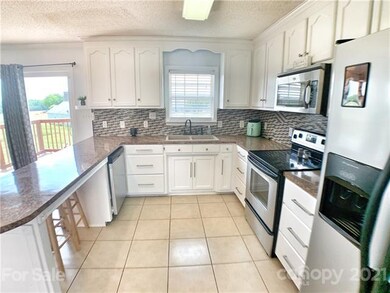 2241 Killian Rd, Lincolnton, NC 28092 - photo 6