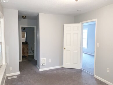 Bedroom, Primary