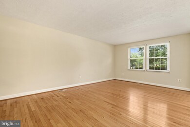 5932 Peregrine Dr, Burke, VA 22015 - photo 6