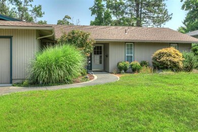 1450 Honeysuckle Ave, Medford, OR 97504 - photo 3