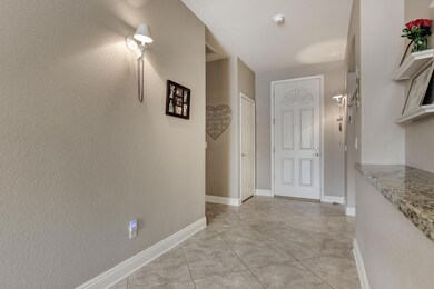 3341 E Lexington Ct-6