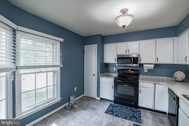 4908 Tallowwood Dr, Dumfries, VA 22025 - photo 3