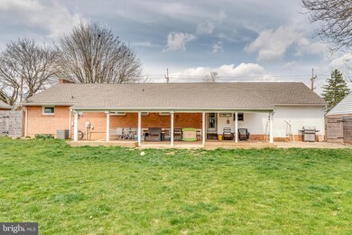 16639 Longstreet Dr, Williamsport, MD 21795 - photo 7