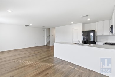 2213 Cyclone Dr, Lockhart, TX 78644 - photo 4