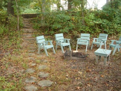 NATURAL FRONT YARD
