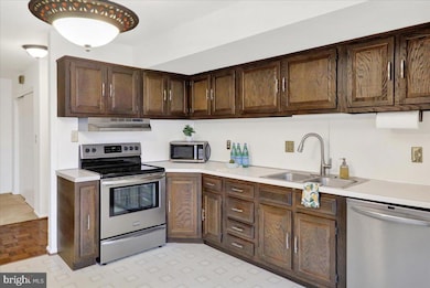 10D Fairway Rd, Reading, PA 19607 - photo 2