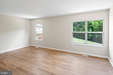 18608 Winding Creek Place, Germantown, MD 20874 - photo 6