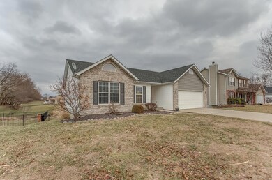909 Woodland Dr, Maryville, IL 62062 - photo 2
