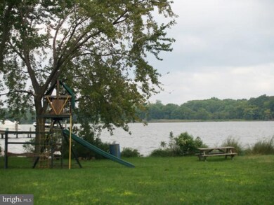 1615 Lee Dr, Edgewater, MD 21037 - photo 4