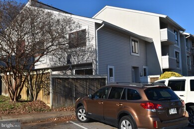 5760 Village Green Dr unit 9/576, Alexandria, VA 22309 - photo 2