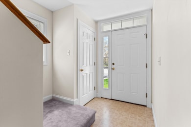 9 Lilac Ln, Newmarket, NH 03857 - photo 5