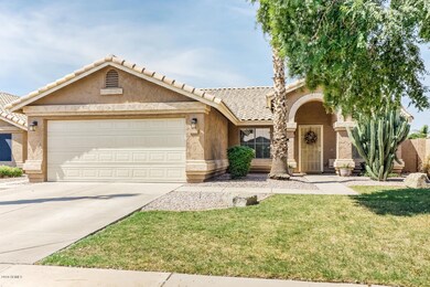 2466 S Rowen Mesa AZ 85209 USA-large-001