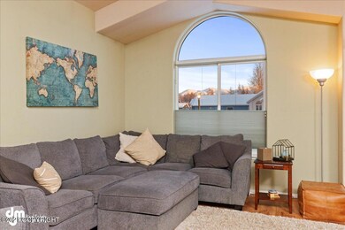 05-Living Room 20211221-DW-4082