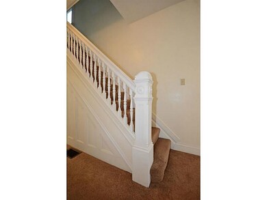 Entry/Foyer.