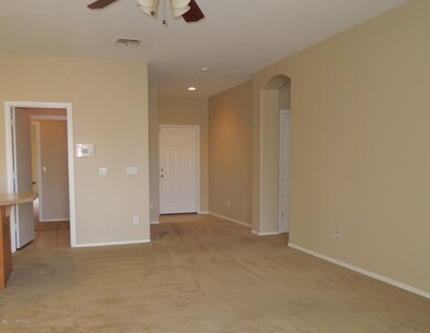 Entry way with 9' tall ceiling