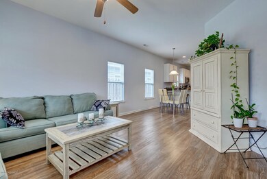 817 Isle of Palms Way-large-008-008-P476