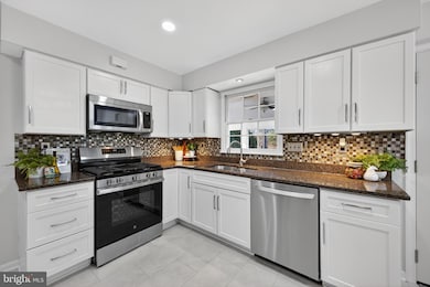 11500 Deborah Dr, Potomac, MD 20854 - photo 7